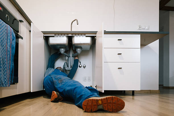 Professional Emergency Plumber technician working in Marblehead, MA